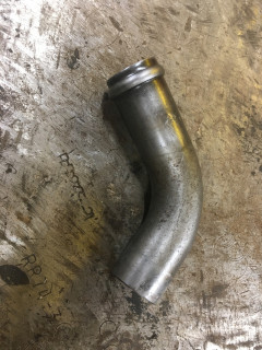 Oil inlet pipe