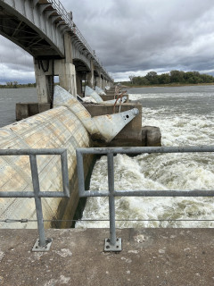 Here’s the downriver side of the same gate.