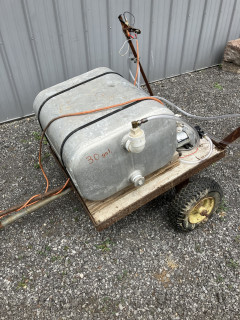 Trailer aluminum 30 gallon tank.