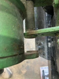 Spacer and bolt missing from generator starter