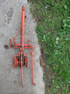 Bent link pulley thing, is this for snowcaster?