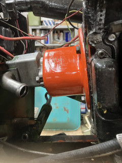 Hydraulic pump installed on K321