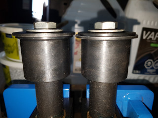 step rollers for the bottom half of the hook joint