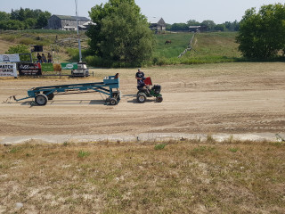 Futz at the end of a full pull