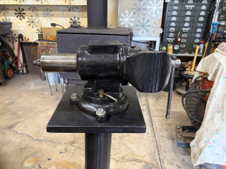 Vice swivels 360 degrees.