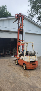 Nissan with mast up.jpg