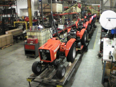 Ingersoll Tractor Production line 2007 3.jpg