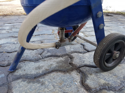 20220317_140714.jpg (716.08 KiB) Viewed 5047 times siphon hose for water blaster hooks to bottom of tank like so instead of bucket/bag of sand