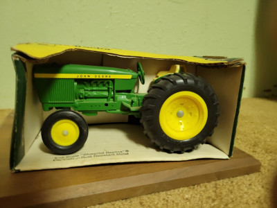 #43 JD 3010.jpg