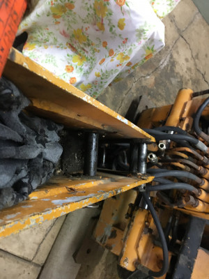 Boom and dipper cylinders removed