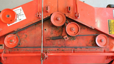 Standard RM series deck drive belt configuration.