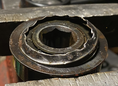 925E604D-C653-4C12-9EC7-4204DD032D90.jpeg (470.85 KiB) Viewed 21911 times Pry out the protective metal shield.