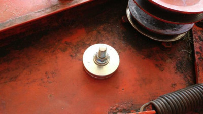 Initial mounting bolt setup. Those are 0.25" thick washers.