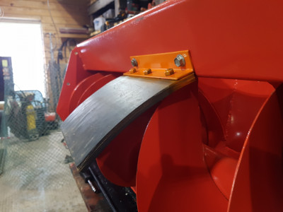 7x7" - 3/8" conveyor belt deflector