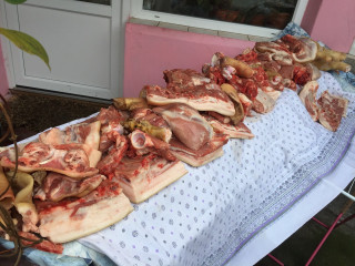 Getting the meat partitioned and ready for sausages and other good stuff.